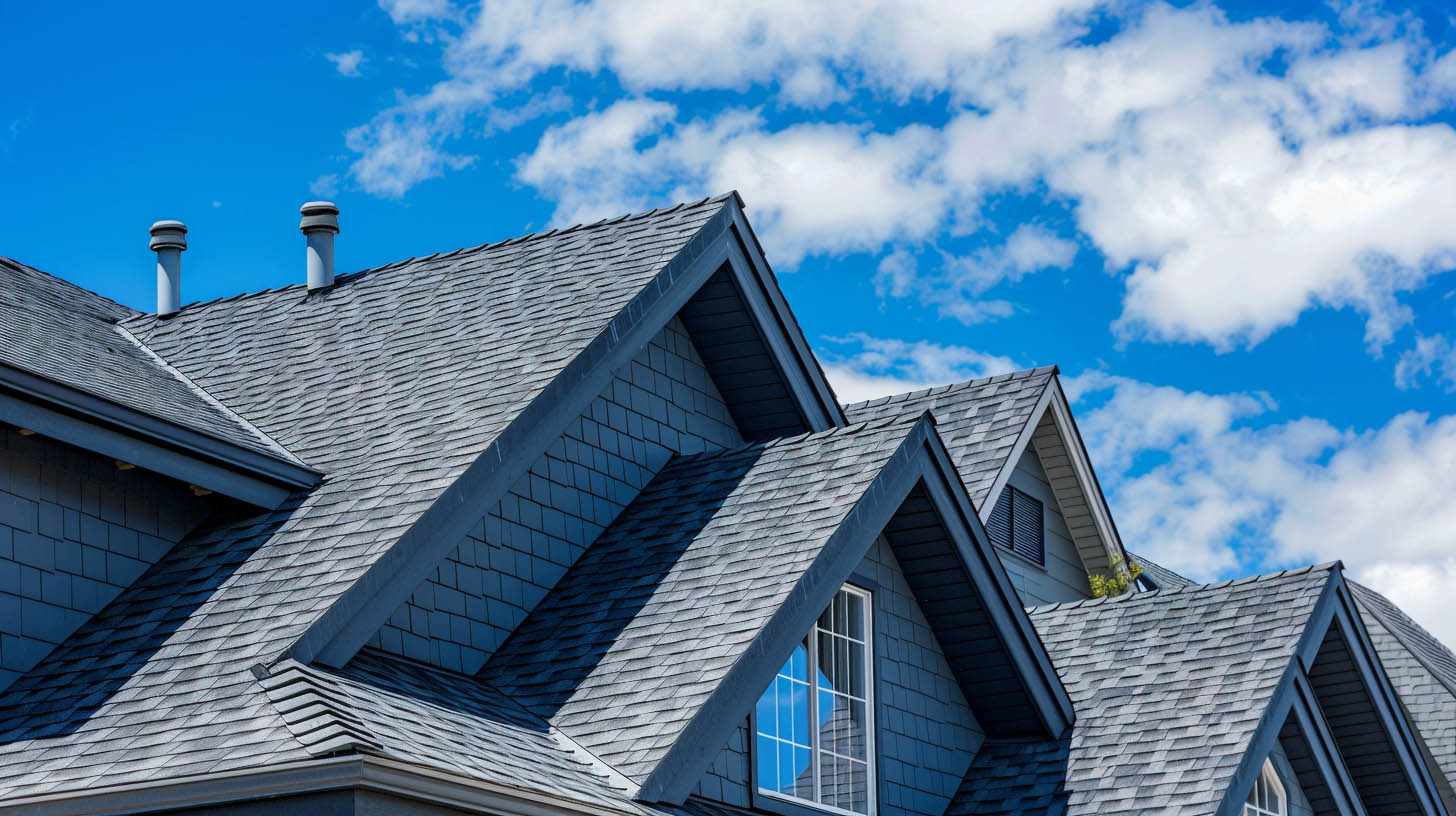 What It Really Means When a Roofer Is “Licensed and Insured”